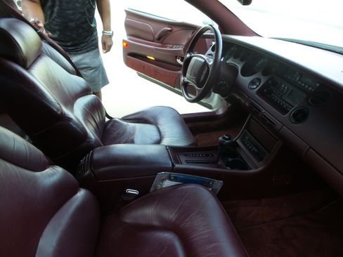 Used 1995 Buick Riviera Coupe image 37