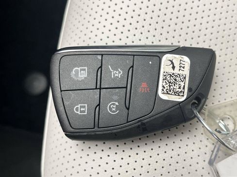 Certified 2025 Buick Envision Avenir AWD/4WD image 29