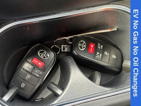 Used 2023 Toyota bZ4X AWD w/ Weather Package image 30