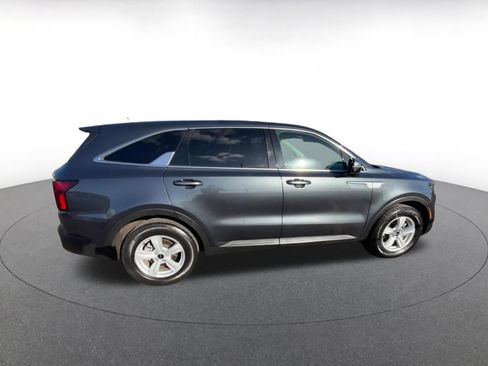 Used 2023 Kia Sorento LX FWD image 15