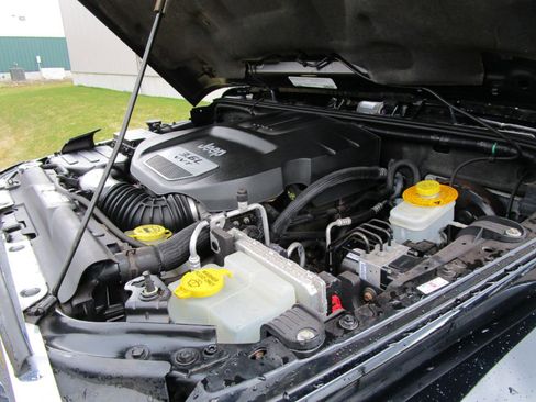 Used 2012 Jeep Wrangler Sahara w/ Dual Top Group image 13