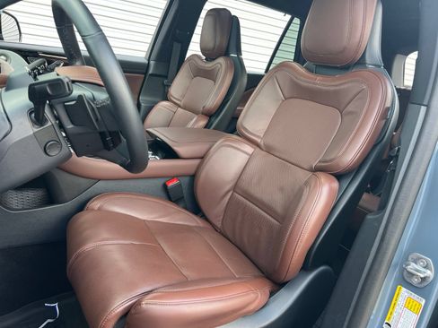 Used 2025 Lincoln Aviator Reserve w/ Luxury Package AWD/4WD image 28