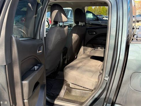 Used 2017 Chevrolet Colorado LT w/ LT Convenience Package image 11