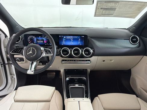 Used 2026 Mercedes-Benz GLA 250 4MATIC image 16