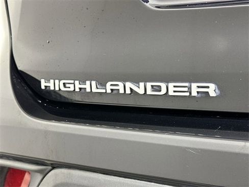 Used 2023 Toyota Highlander XLE image 33