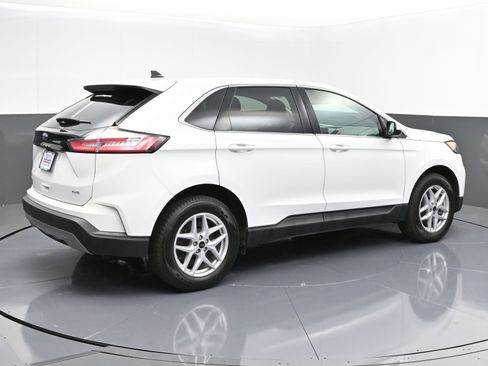 Used 2023 Ford Edge SEL image 7