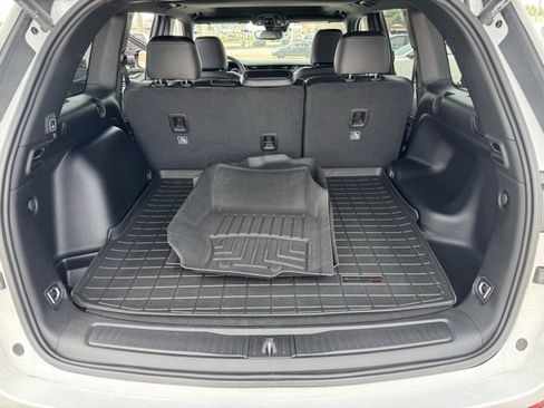 Used 2024 Jeep Grand Cherokee Altitude image 22