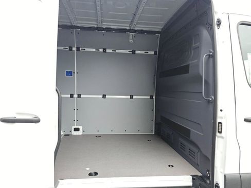 New 2025 Mercedes-Benz Sprinter 2500 image 17