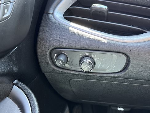 Used 2023 Chevrolet Malibu LT image 29