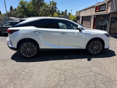 Used 2025 Lexus RX 450h AWD w/ Luxury Package image 8