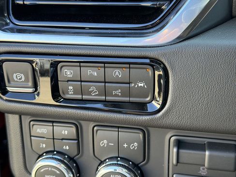 New 2026 GMC Yukon Denali w/ Denali Reserve Package AWD/4WD image 19