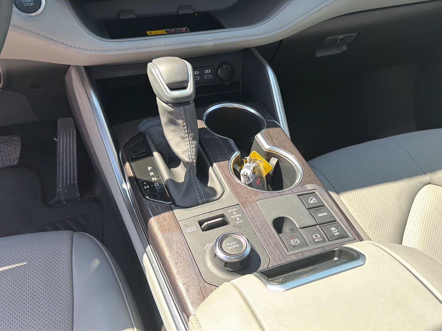 Certified 2026 Toyota Highlander Limited AWD/4WD image 19