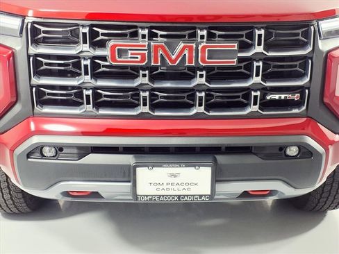 Used 2025 GMC Canyon AT4 image 23