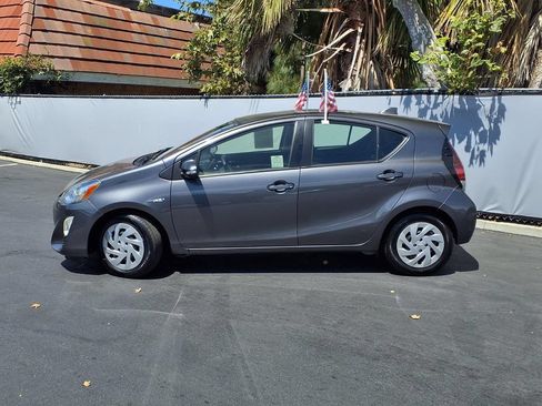 Used 2016 Toyota Prius C Two FWD image 3