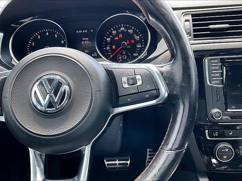Used 2017 Volkswagen Jetta GLI FWD image 18