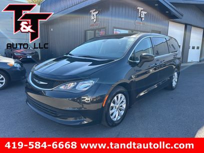 Used 2017 Chrysler Pacifica Touring w/ Tire & Wheel Group