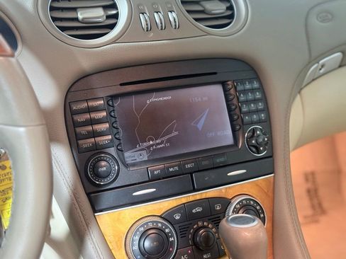 Used 2007 Mercedes-Benz SL 550 image 16
