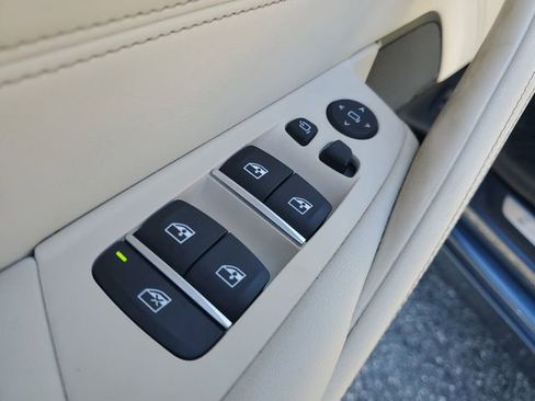 Used 2023 BMW 530i w/ Premium Package RWD image 21