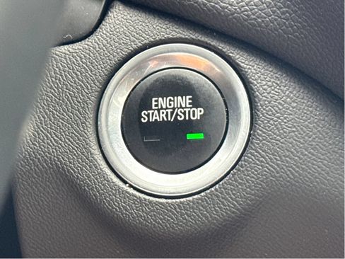 Used 2024 Chevrolet Equinox LT FWD image 18