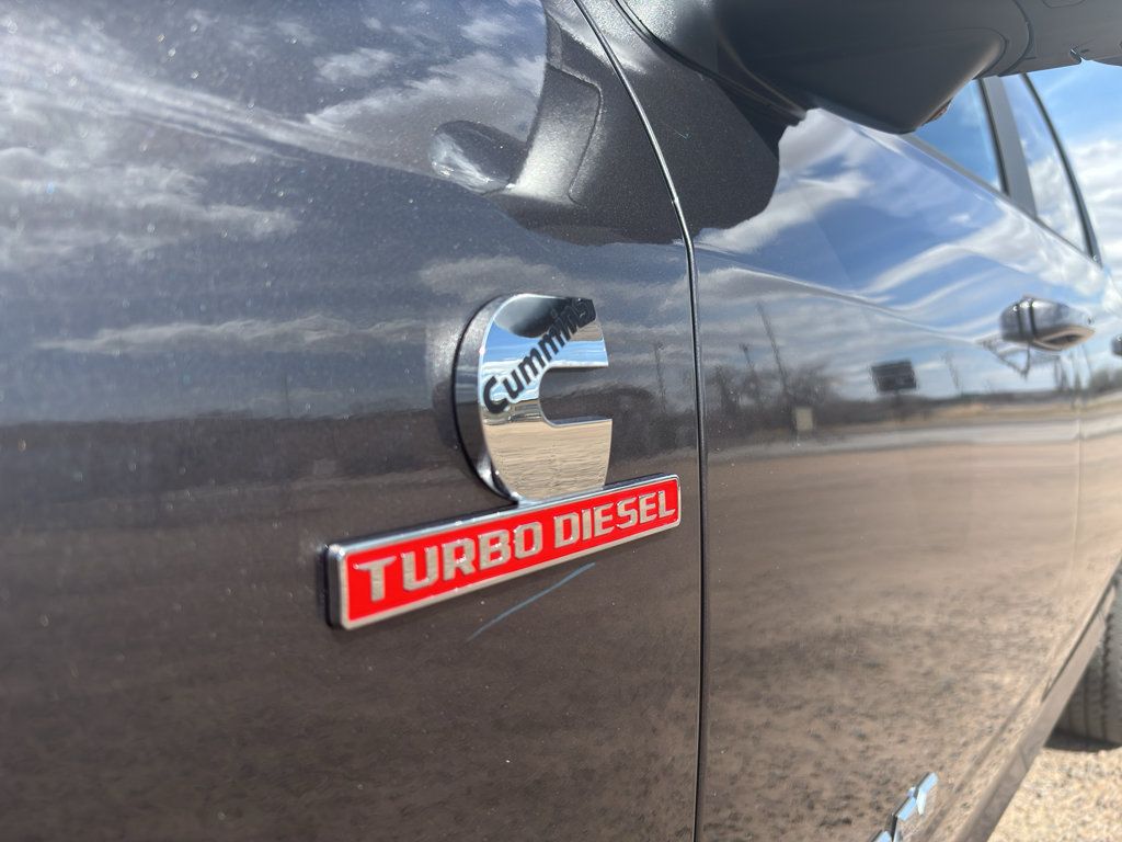 New 2026 RAM 2500 Laramie AWD/4WD image 11