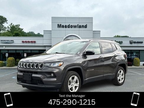 Certified 2023 Jeep Compass Latitude AWD/4WD image 1