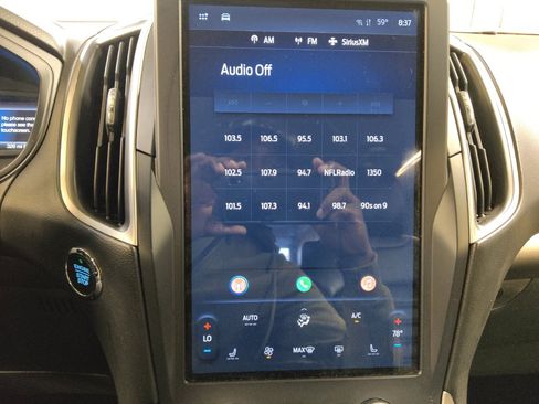 Used 2023 Ford Edge SEL image 25