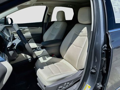 Used 2020 Cadillac XT5 Premium Luxury w/ LPO, Floor Liner Package FWD image 16