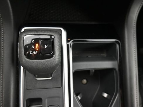 Used 2025 Nissan Pathfinder SV FWD image 13