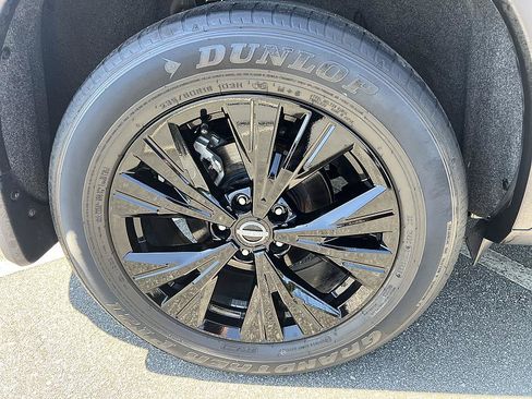 Certified 2023 Nissan Rogue SV w/ SV Premium B Package FWD image 11