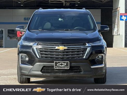 Used 2023 Chevrolet Traverse LT FWD image 3