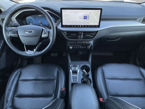 Used 2024 Ford Escape Platinum image 17