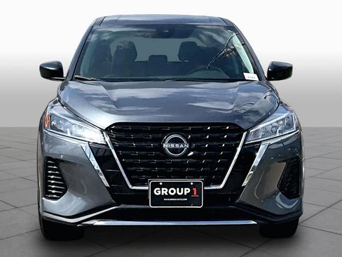 Certified 2025 Nissan Kicks Play S FWD image 4
