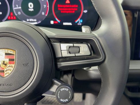 Certified 2024 Porsche Cayenne AWD/4WD image 19