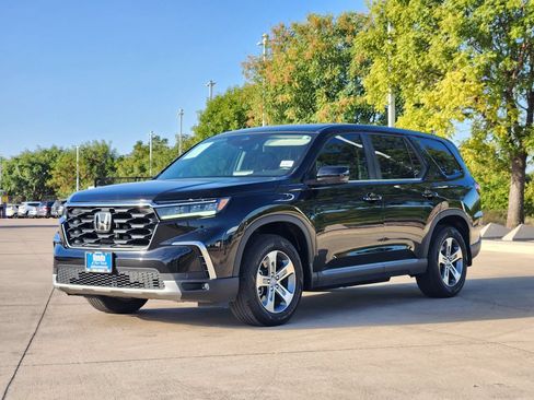 Used 2025 Honda Pilot EX-L image 3