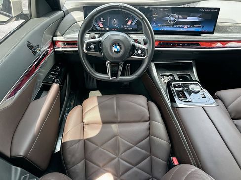 Certified 2025 BMW 740i w/ Premium Package RWD image 24