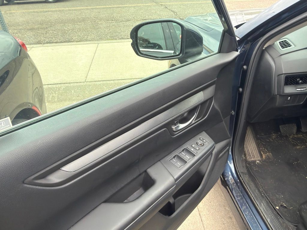 Used 2024 Honda CR-V EX image 11
