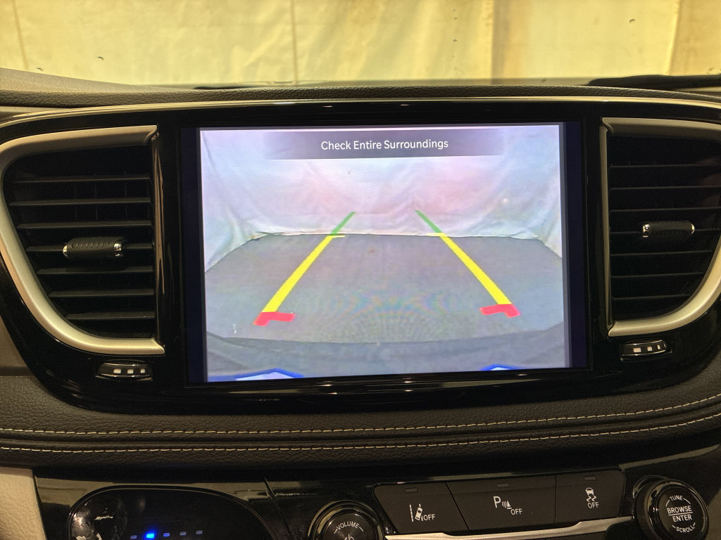 Used 2024 Chrysler Pacifica Limited FWD image 29