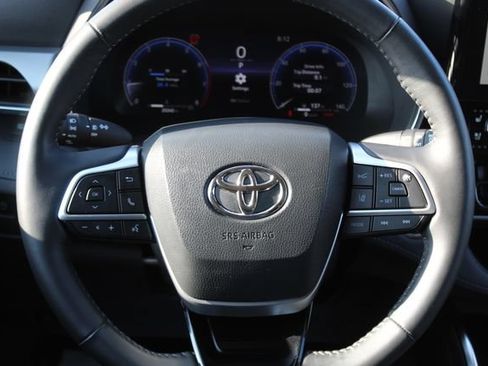 Used 2023 Toyota Highlander Platinum AWD/4WD image 15