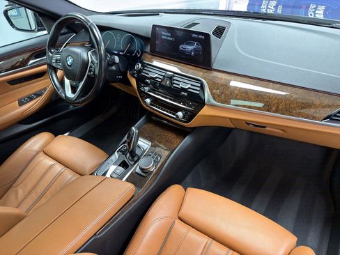 Used 2019 BMW 540i xDrive w/ Premium Package image 27