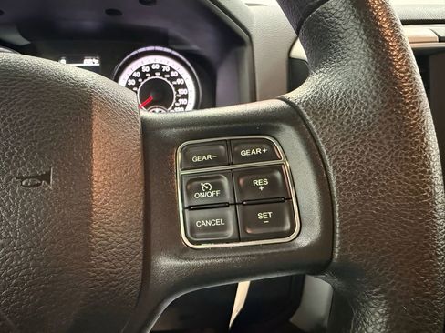 Used 2020 RAM 1500 Classic SLT RWD image 18