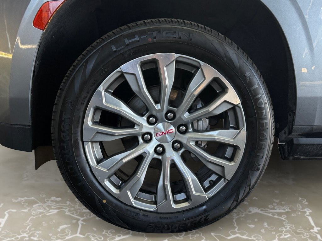 Used 2021 GMC Yukon XL Denali w/ Denali Premium Package AWD/4WD image 14