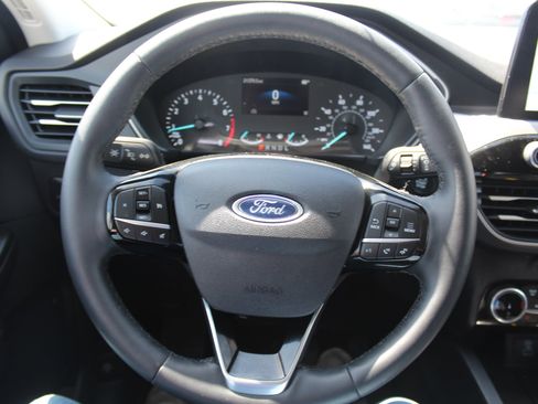 Used 2022 Ford Escape SEL image 7