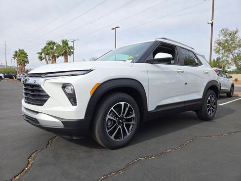 New 2026 Chevrolet TrailBlazer LT w/ Convenience Package FWD image 2