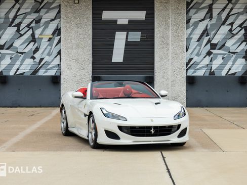 Used 2019 Ferrari Portofino RWD image 1