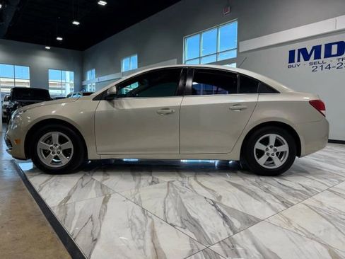 Used 2016 Chevrolet Cruze LT w/ Technology Package image 9