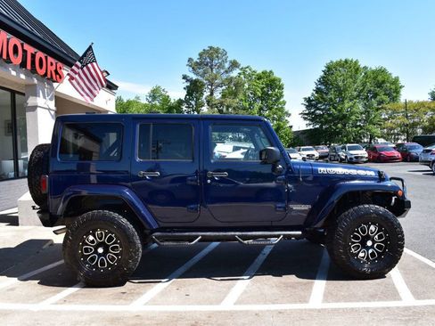 Used 2013 Jeep Wrangler Unlimited Rubicon w/ Connectivity Group AWD/4WD image 7