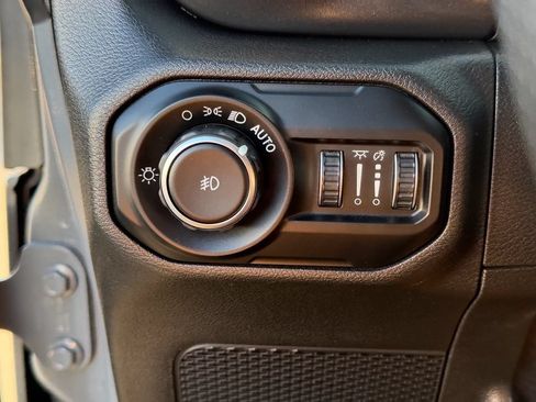 Used 2021 Jeep Wrangler Unlimited Rubicon w/ Dual Top Group AWD/4WD image 25