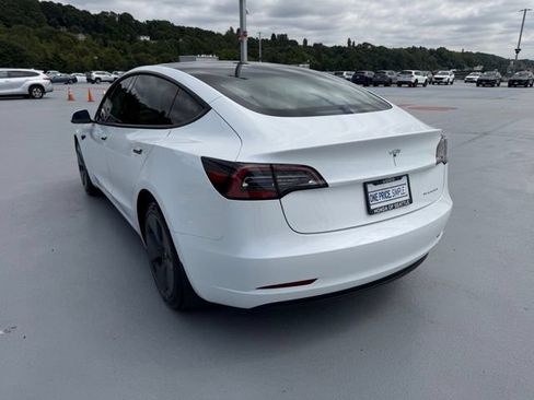 Used 2022 Tesla Model 3 Long Range AWD/4WD image 5