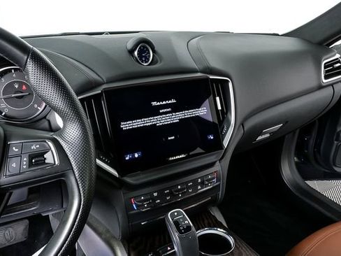 Used 2023 Maserati Ghibli Modena RWD image 12