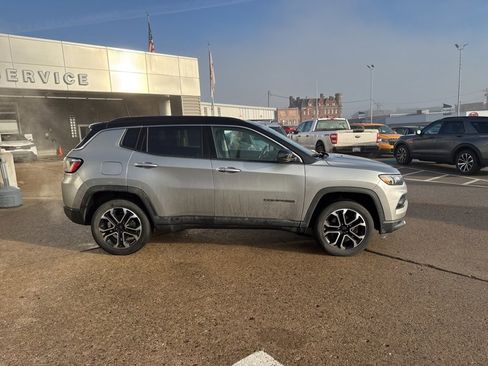 Used 2022 Jeep Compass Limited image 6